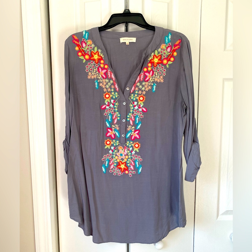 Solitaire Embroidered Gray tunic